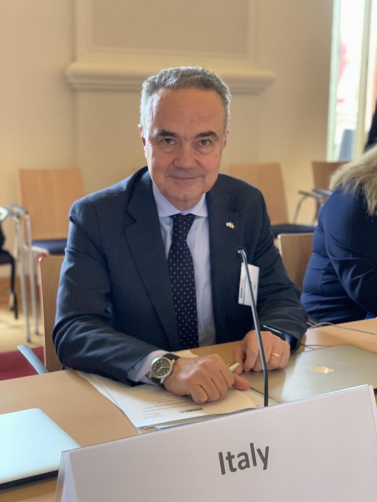 Ambasciatore Stefano Baldi al Foro di Praga 2023ù